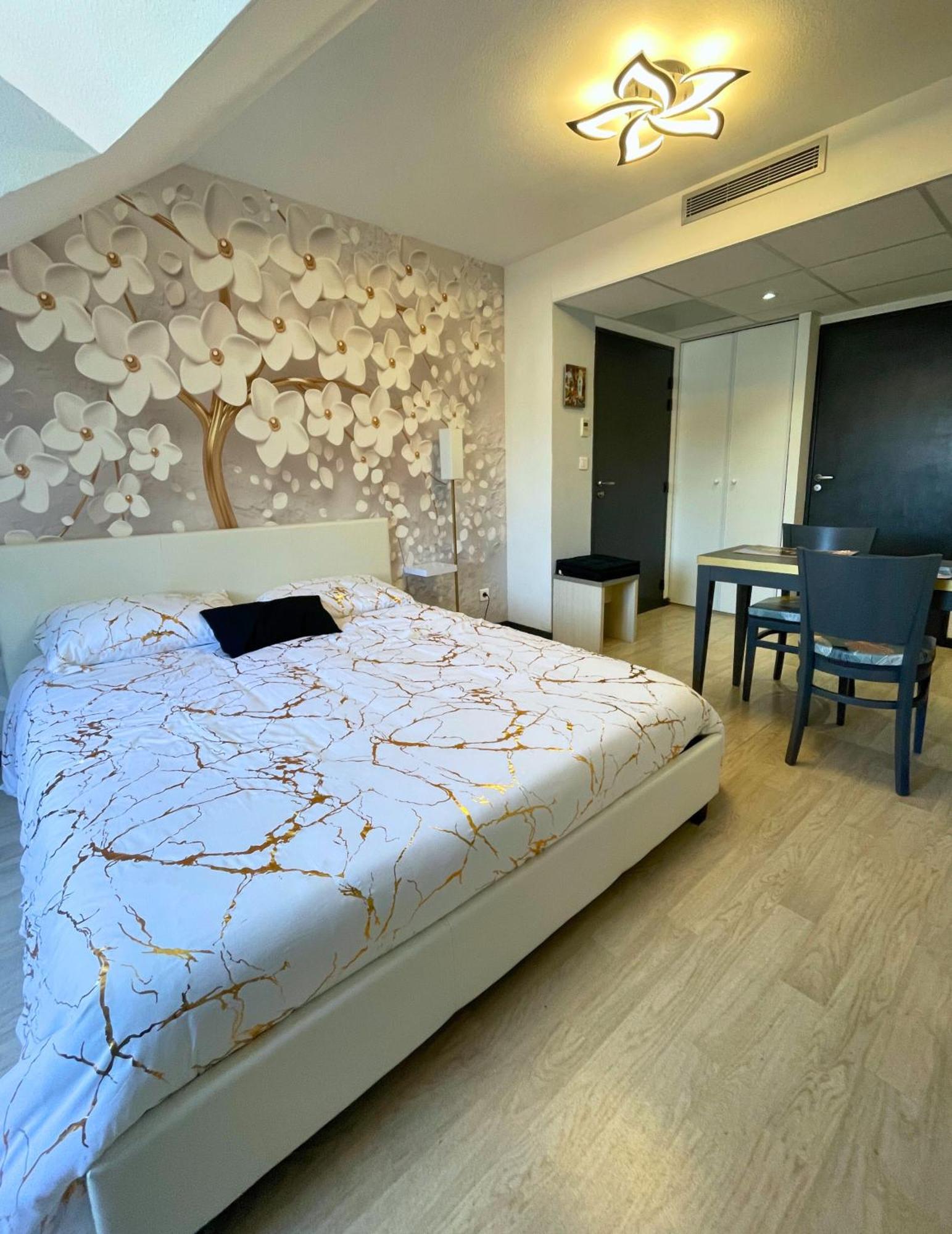 Apartment Reve Dore Equipe, Wifi, Unique *